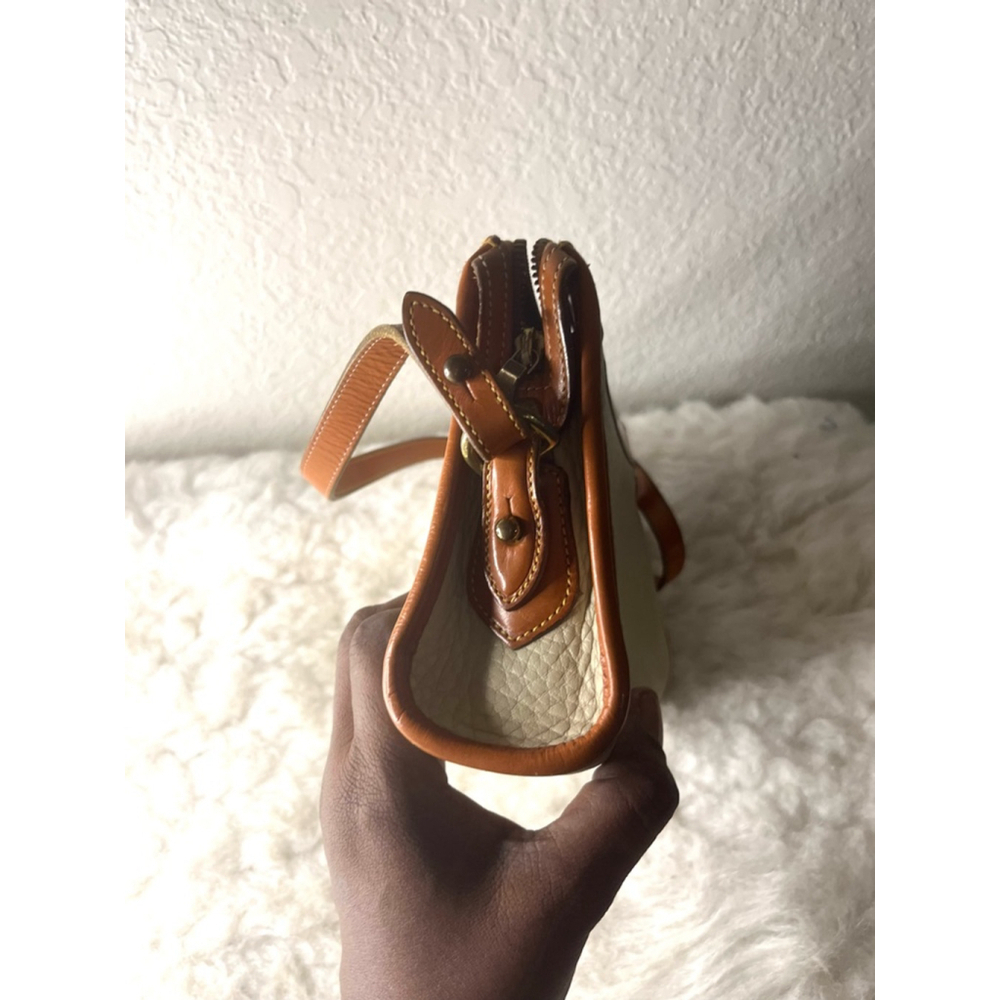 Vintage Dooney & Bourke All Weather Leather Taupe Collection Crossbody Bag - Picture 4 of 8